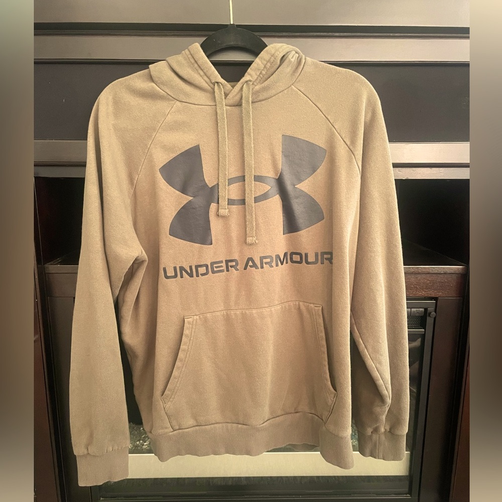 Men’s medium under armor hoodie
